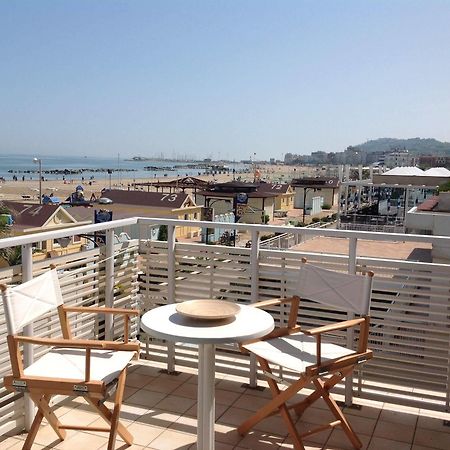 Hotel Bristol Cattolica Eksteriør bilde