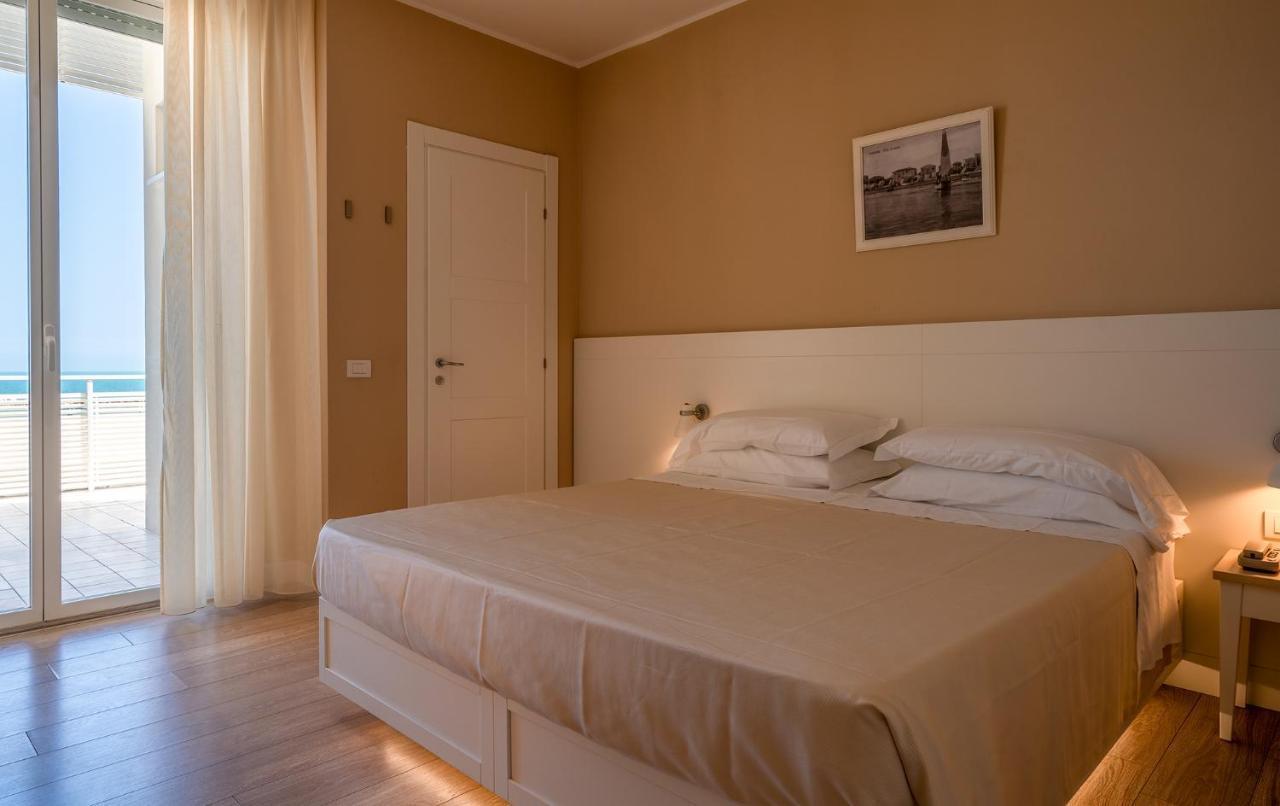Hotel Bristol Cattolica Eksteriør bilde