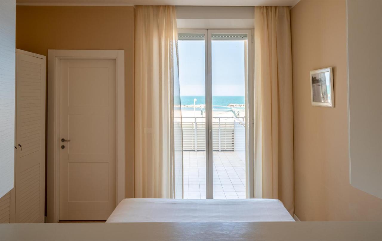 Hotel Bristol Cattolica Eksteriør bilde