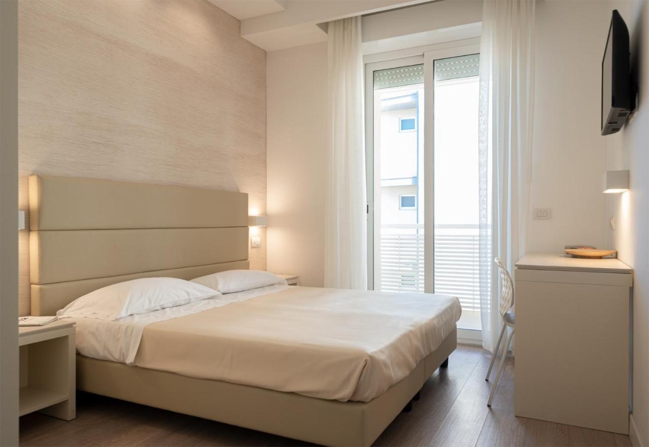 Hotel Bristol Cattolica Eksteriør bilde