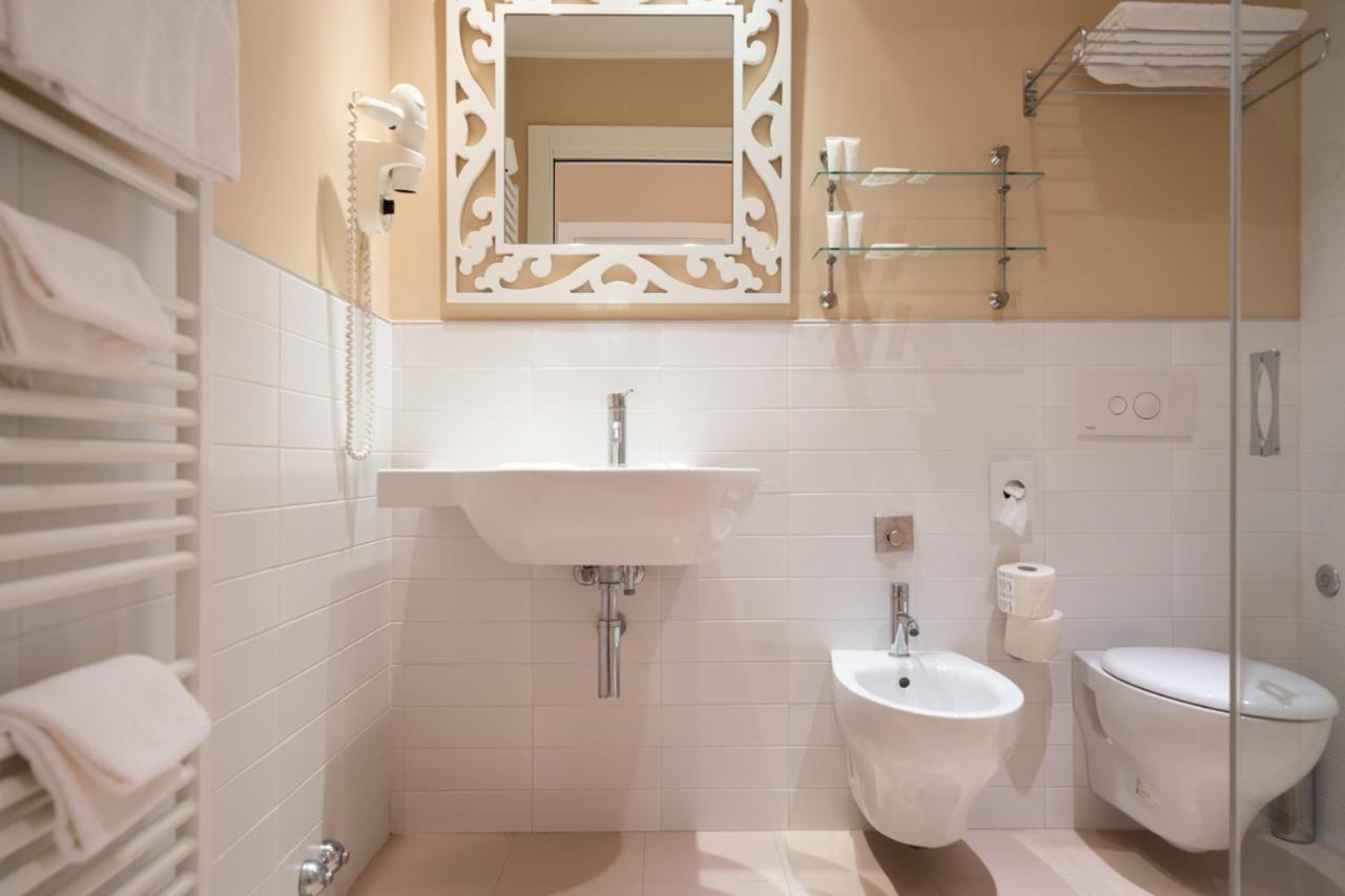 Hotel Bristol Cattolica Eksteriør bilde