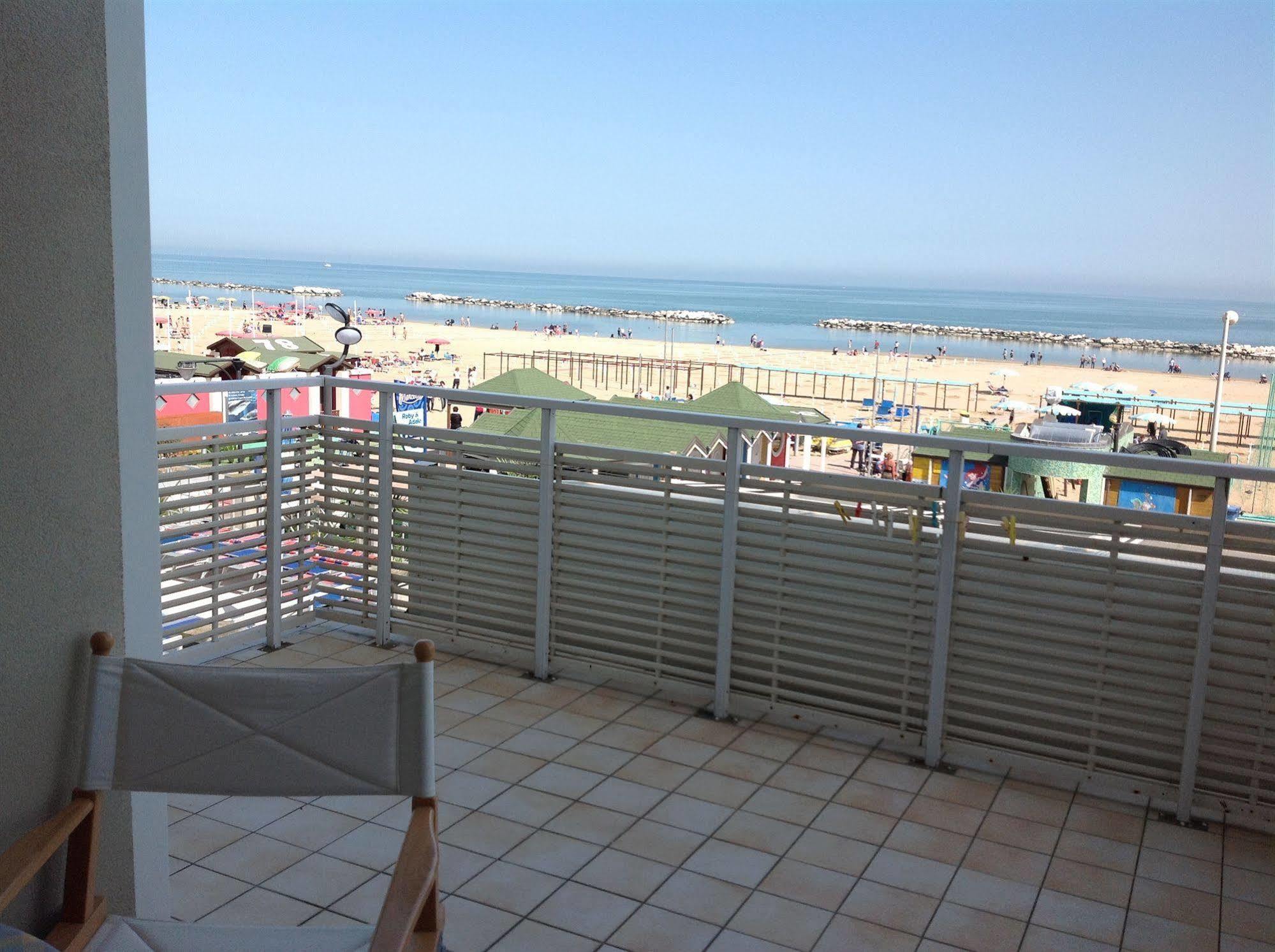 Hotel Bristol Cattolica Eksteriør bilde