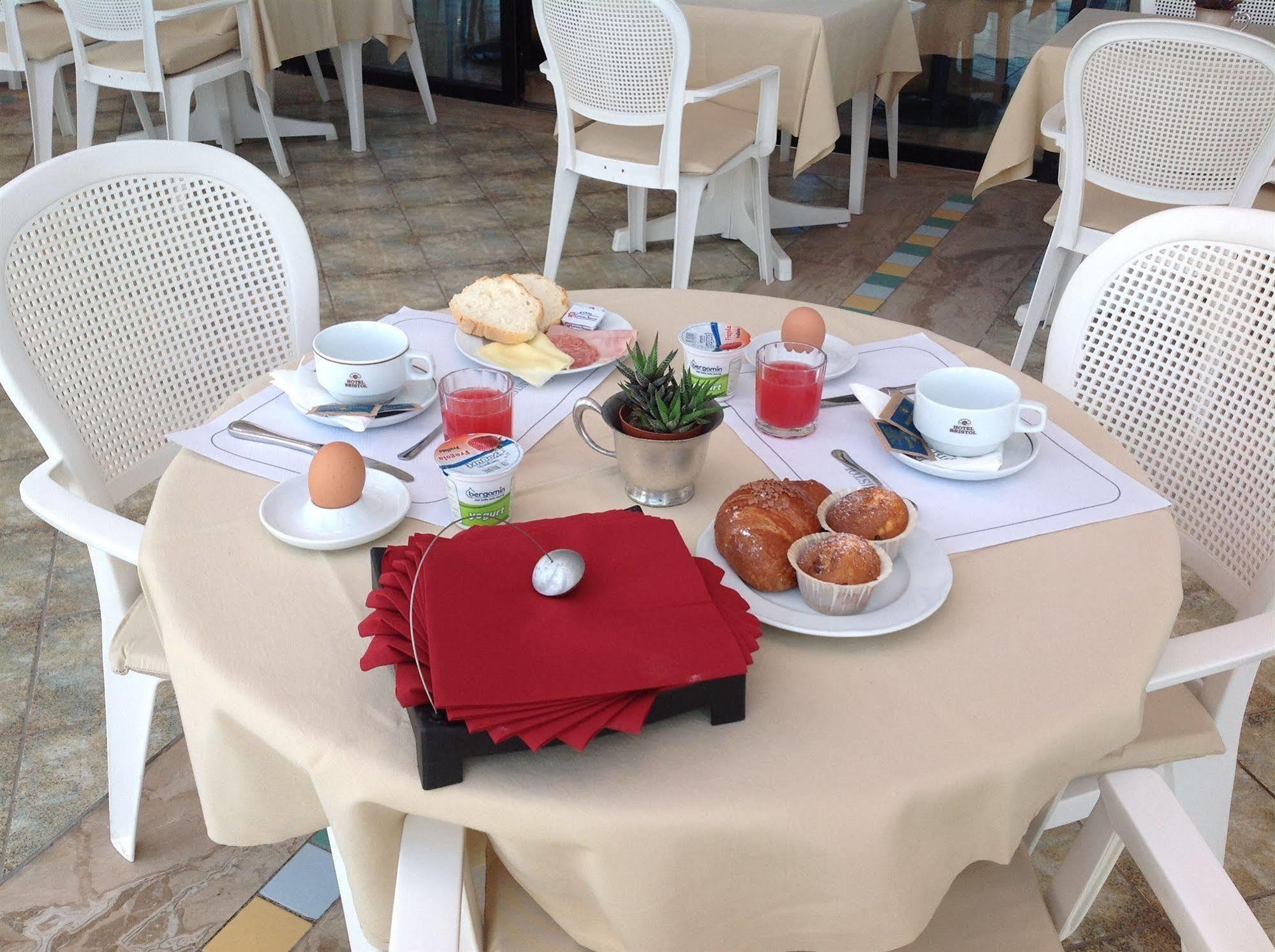 Hotel Bristol Cattolica Eksteriør bilde