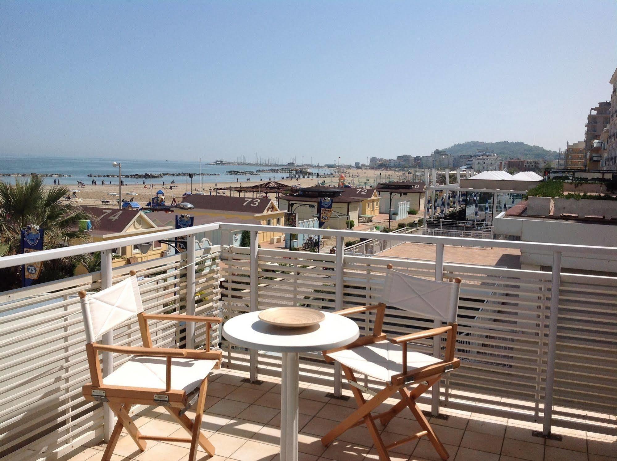 Hotel Bristol Cattolica Eksteriør bilde